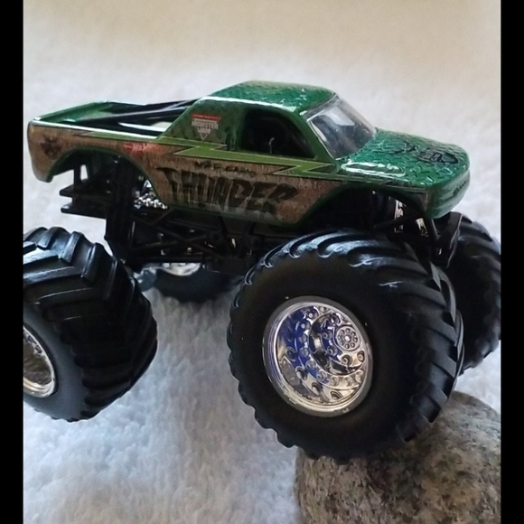 Mattel Hot Wheels Monster Jam M2D CAMO THUNDER Collectible Truck Die Cast Truck - Picture 1 of 8